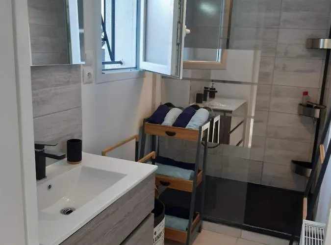 Grand T2 55m2 Le New-york En Centre - Terrasse Privee Et Parking Gratuit Apartman *