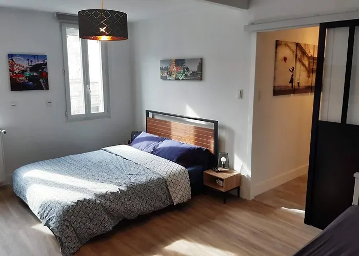 Apartman Grand T2 55m2 Le New-york En Centre - Terrasse Privee Et Parking Gratuit La Roche-Chalais